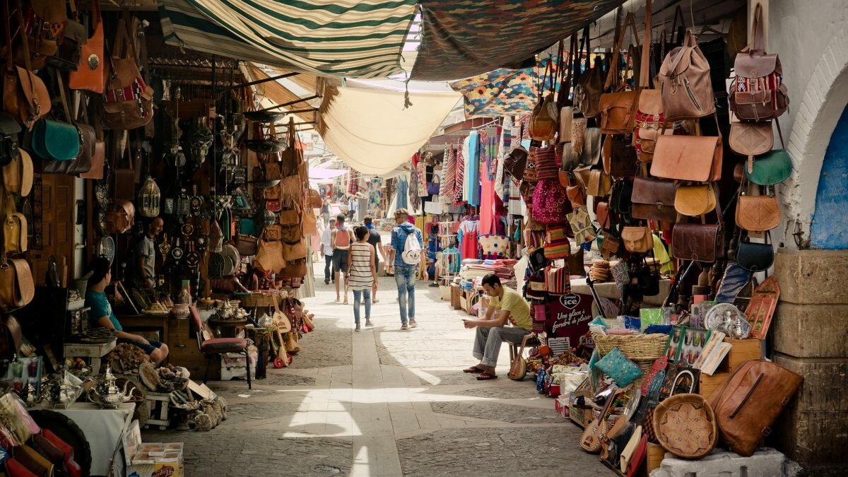 haggling in souks in dubai